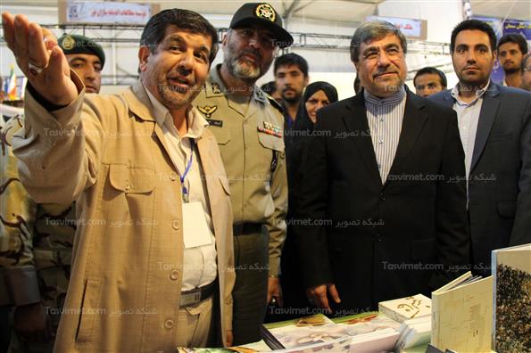 بازدید وزیرفرهنگ و ارشاد از نمایشگاه دفاع مقدس