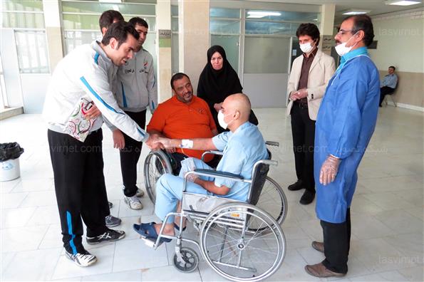 عیادت جمعی اهالی والیبال نشسته از حمید سلطانی