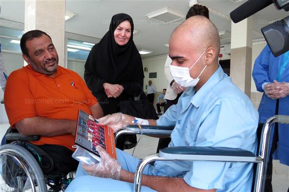 عیادت جمعی اهالی والیبال نشسته از حمید سلطانی