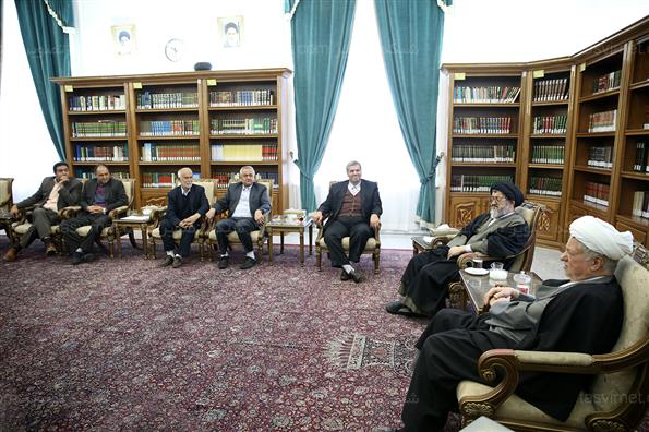 دیدار هاشمی رفسنجانی با خانواده مرحوم نصیری