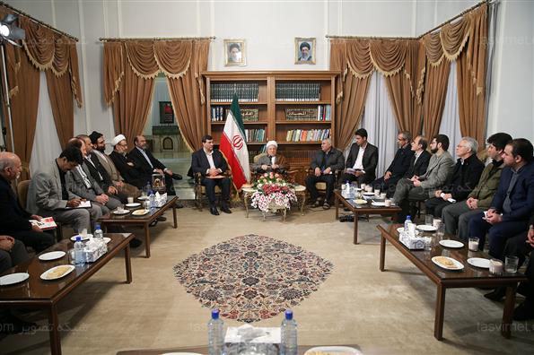 دیدار جمعی از وزنه‌برداران با هاشمی رفسنجانی