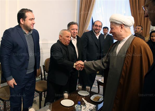 دیدار جمعی از وزنه‌برداران با هاشمی رفسنجانی