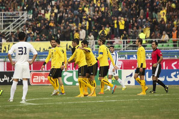 دیدار تیم های سپاهان و گسترش فولاد تبریز