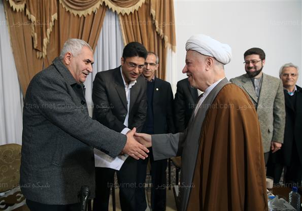 دیدار جمعی از وزنه‌برداران با هاشمی رفسنجانی