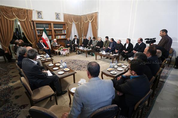 دیدار جمعی از وزنه‌برداران با هاشمی رفسنجانی