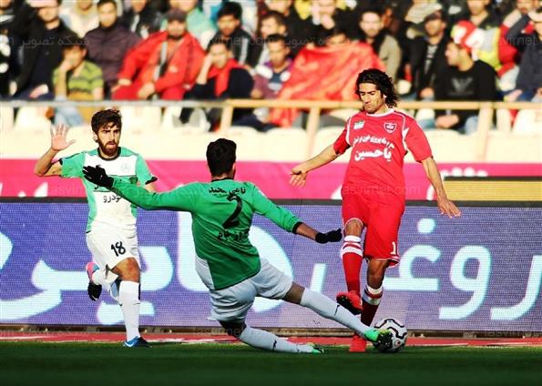 دیدار تیم های پرسپولیس و ذوب آهن