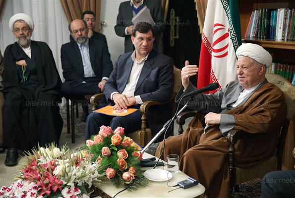 دیدار جمعی از وزنه‌برداران با هاشمی رفسنجانی