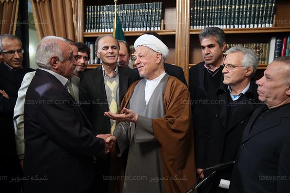 دیدار جمعی از وزنه‌برداران با هاشمی رفسنجانی