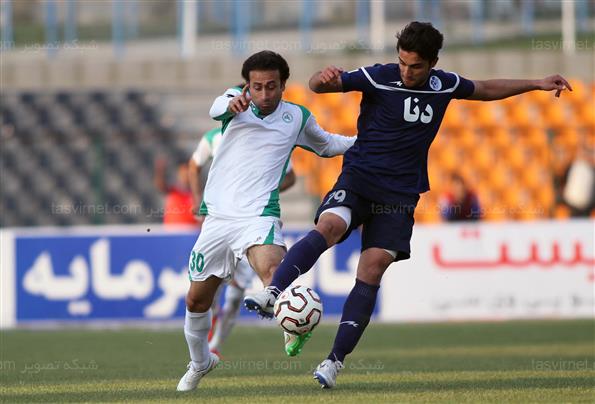 دیدار تیم های پیکان و ذوب آهن