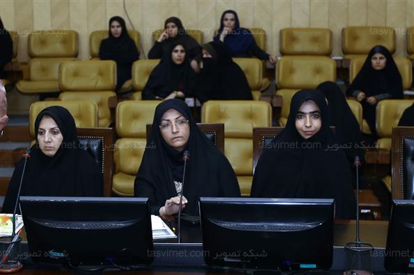 دیدار رئیس مجلس شورای اسلامی  با کارکنان زن مجلس
