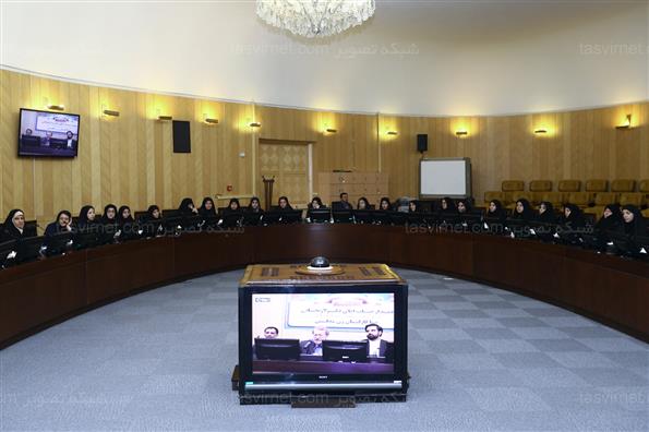 دیدار رئیس مجلس شورای اسلامی  با کارکنان زن مجلس