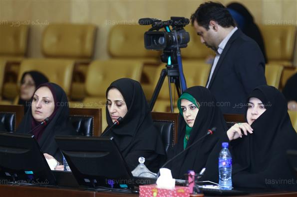 دیدار رئیس مجلس شورای اسلامی  با کارکنان زن مجلس
