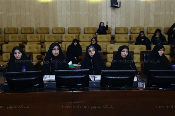 دیدار رئیس مجلس شورای اسلامی  با کارکنان زن مجلس