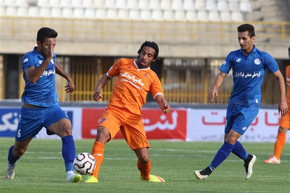 دیدار تیمهای فوتبال سایپا و استقلال خوزستان