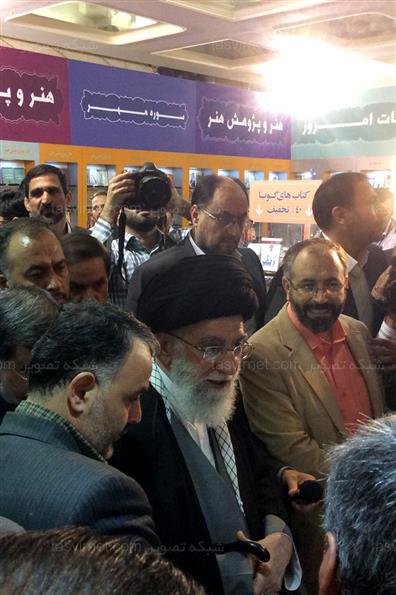 حضور رهبر انقلاب در نمایشگاه کتاب