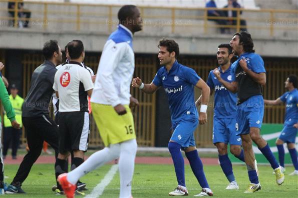 دیدار تیمهای فوتبال سایپا و استقلال خوزستان