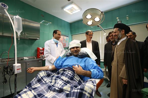 بازدید ابوترابی فرد از مجتمع دارودرمانی هلال ایران