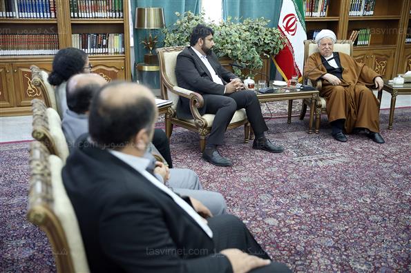 دیدار جمعیت جوانان انقلاب اسلامی با هاشمی رفسنجانی