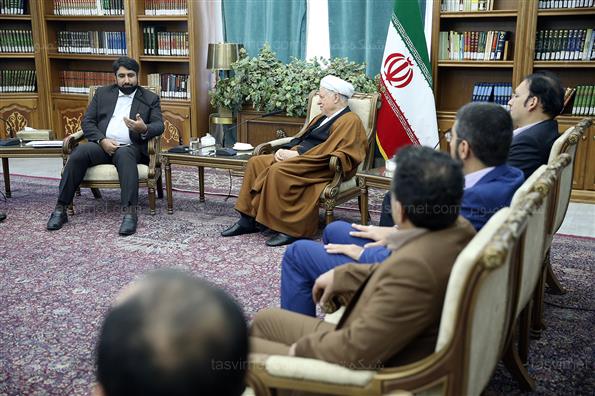 دیدار جمعیت جوانان انقلاب اسلامی با هاشمی رفسنجانی
