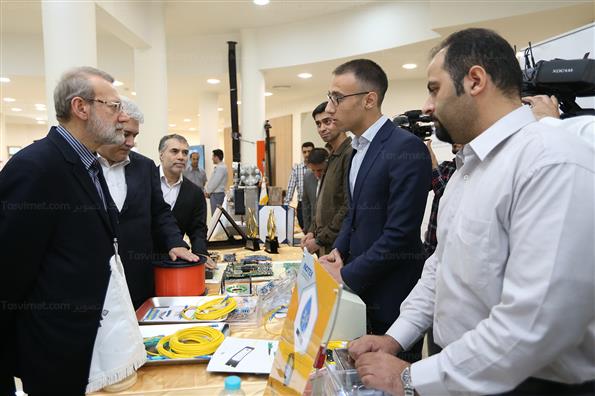 بازدید رئیس مجلس از نمایشگاه محصولات فناورانه پارک فناوری پردیس