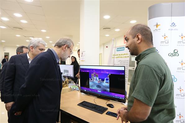 بازدید رئیس مجلس از نمایشگاه محصولات فناورانه پارک فناوری پردیس