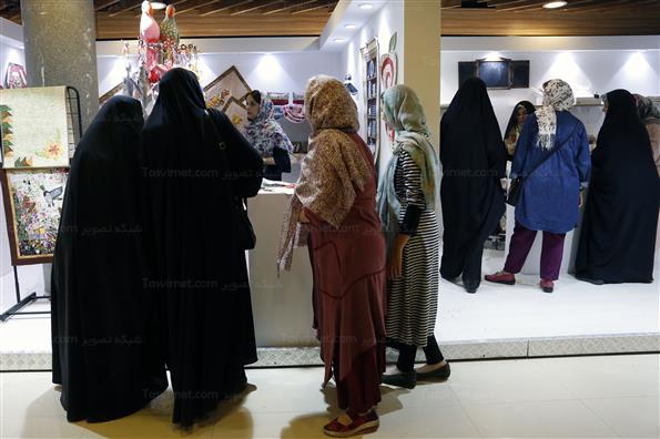 نمایشگاه عطر سیب