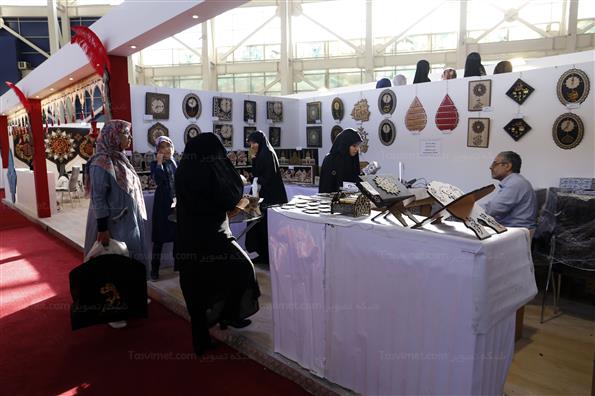 نمایشگاه عطر سیب