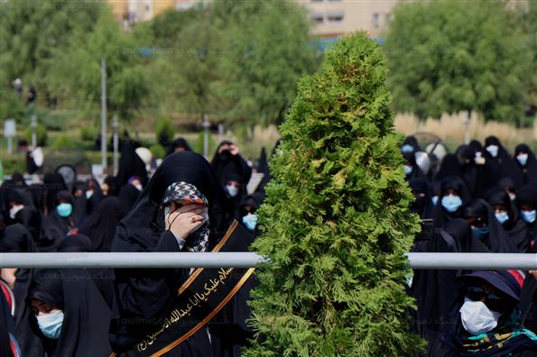 تشییع و تدفین شهدای گمنام در دریاچه شهدای خلیج فارس