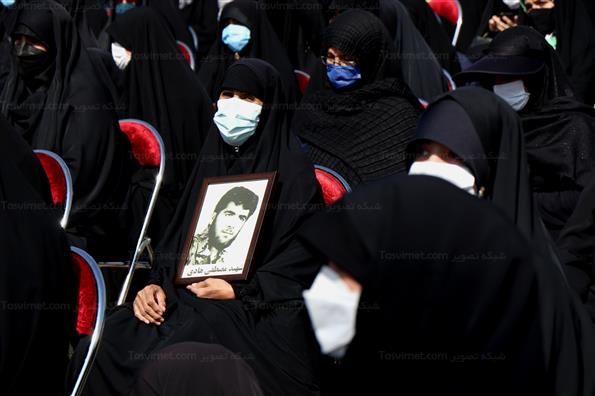 تشییع و تدفین شهدای گمنام در دریاچه شهدای خلیج فارس