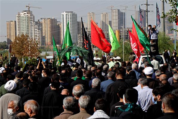 تشییع و تدفین شهدای گمنام در دریاچه شهدای خلیج فارس