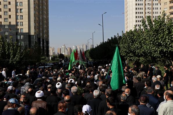 تشییع و تدفین شهدای گمنام در دریاچه شهدای خلیج فارس