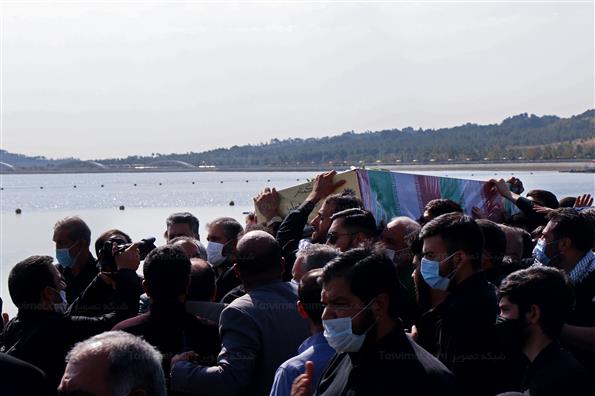 تشییع و تدفین شهدای گمنام در دریاچه شهدای خلیج فارس