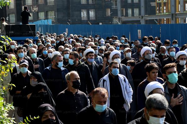 تشییع و تدفین شهدای گمنام در دریاچه شهدای خلیج فارس