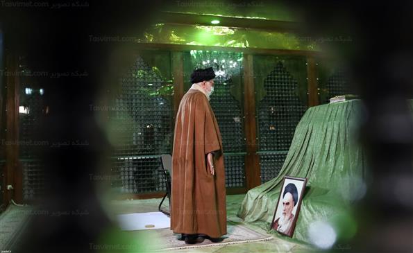 حضور رهبر انقلاب در مرقد مطهر امام خمینی(ره) و گلزار شهیدان