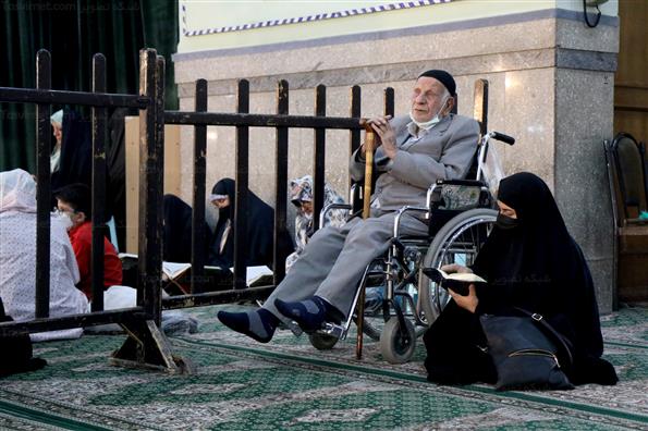جزءخوانی قرآن کریم در حرم عبدالعظیم حسنی(ع)