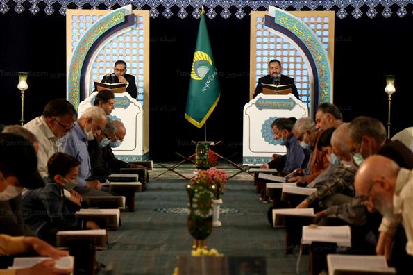 جزءخوانی قرآن کریم در حرم عبدالعظیم حسنی(ع)