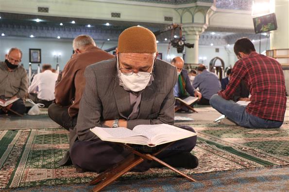 جزءخوانی قرآن کریم در حرم عبدالعظیم حسنی(ع)