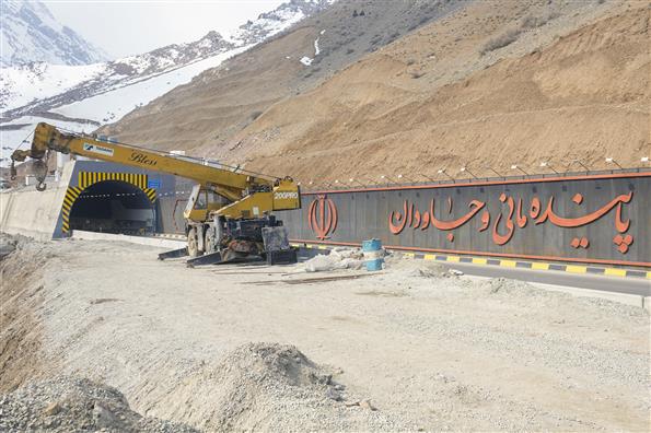 روند پیشرفت باند غربی منطقه 2 آزادراه تهران شمال توسط مهندسین و پیمانکاران توانمند کشور