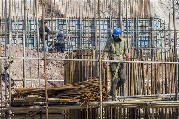 روند پیشرفت باند غربی منطقه 2 آزادراه تهران شمال توسط مهندسین و پیمانکاران توانمند کشور