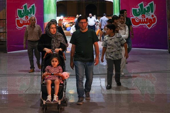 دهمین نمایشگاه ایران نوشت