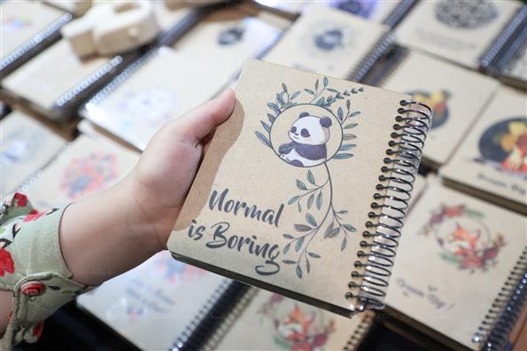 دهمین نمایشگاه ایران نوشت