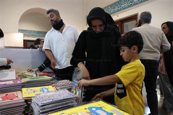 دهمین نمایشگاه ایران نوشت