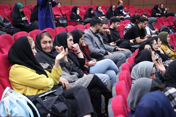 آیین رونمایی از کتاب (در آرزوی دیدن هایکا)