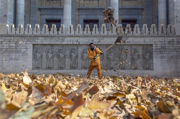 چهارمین رویداد هنری پاییز برگ در میدان مشق تهران